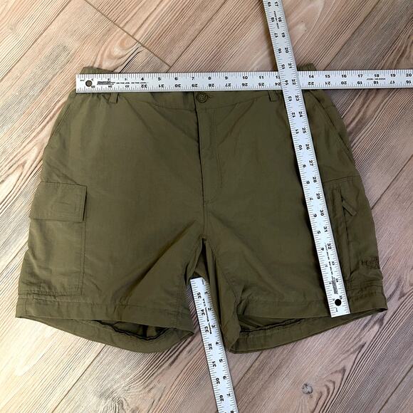 TNF, North Face, shorts, cargo, hiking, pockets - Picture 3 of 4
